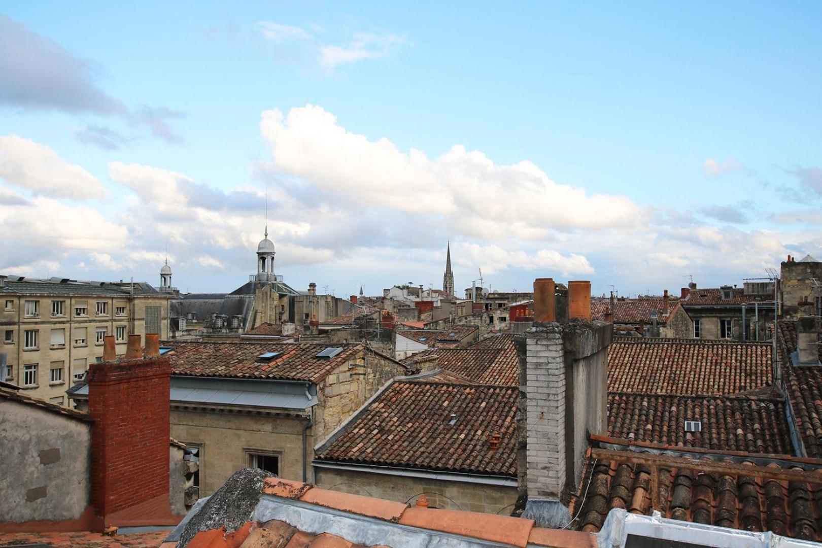 GuestReady - Comfy Attic Apartment near Grand Théâtre Bordéus Exterior foto