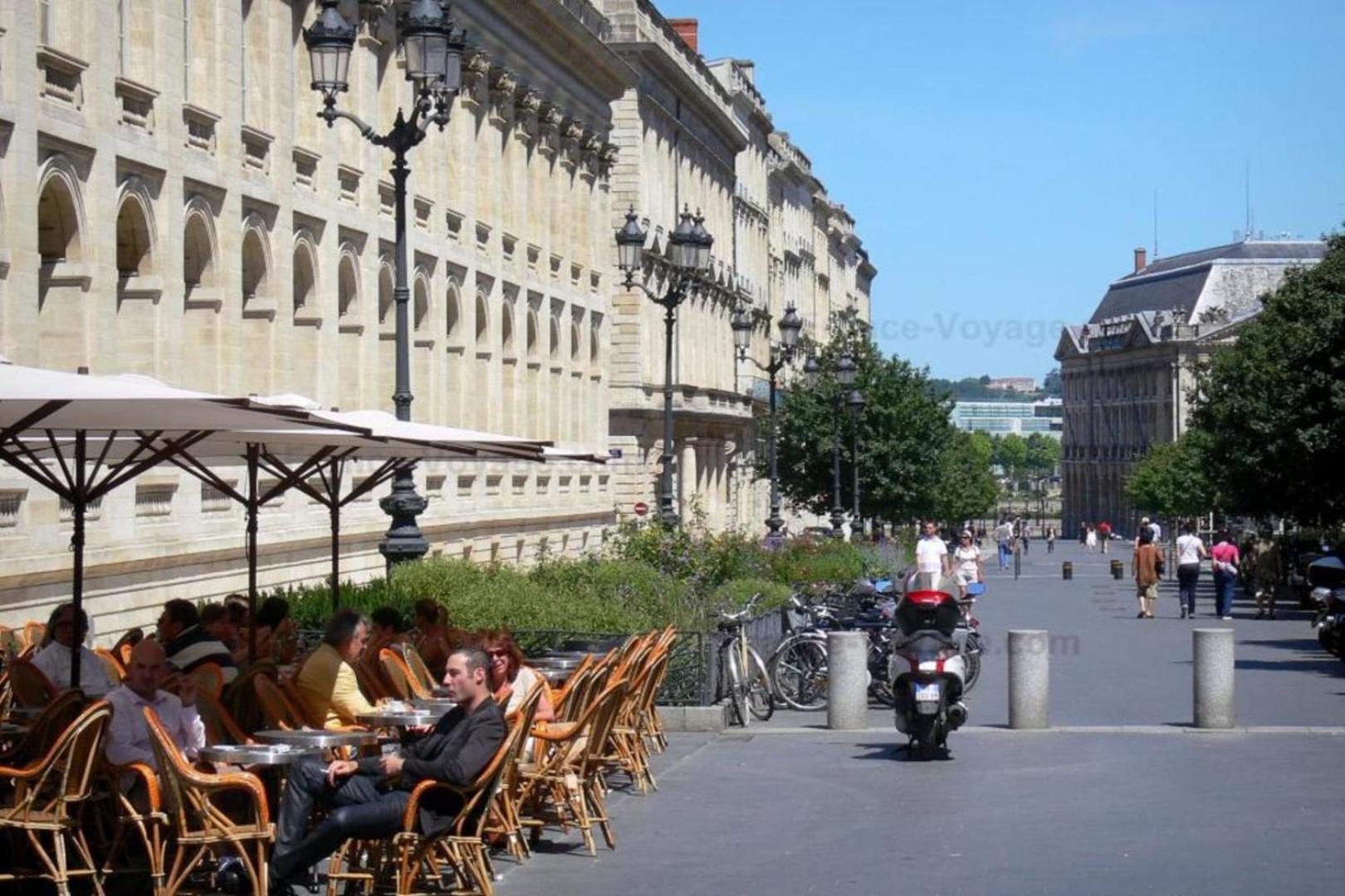 GuestReady - Comfy Attic Apartment near Grand Théâtre Bordéus Exterior foto
